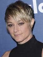 How tall is Teri Polo?